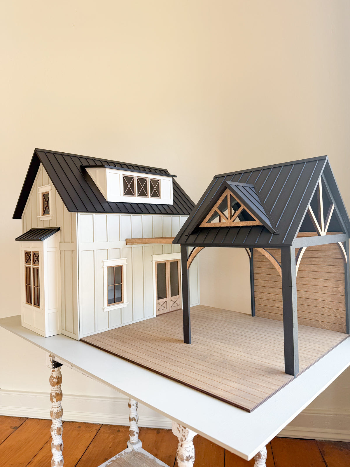 The Henley - Kit in 1:12 Scale